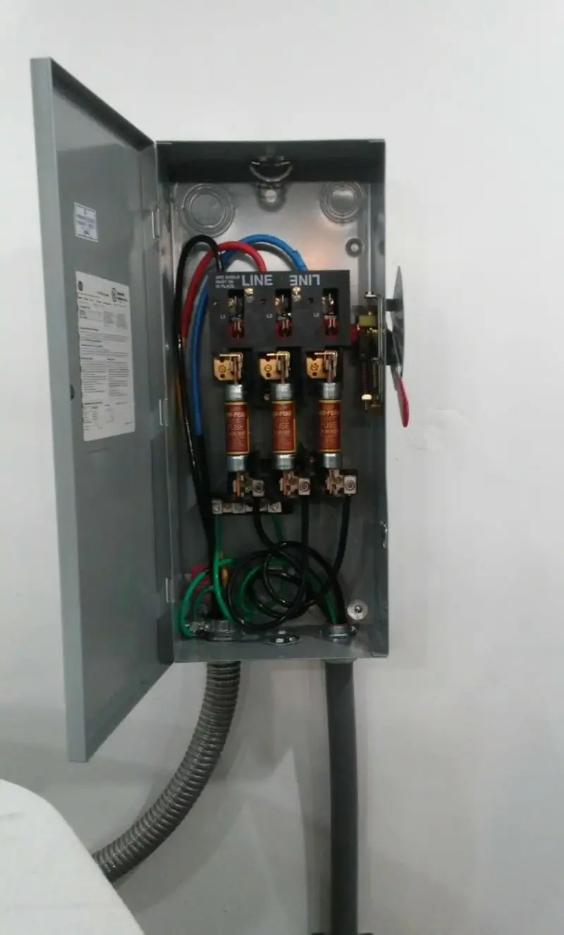 Three-phase disconnect switch installed for Smoke Detector Installation in Pickens